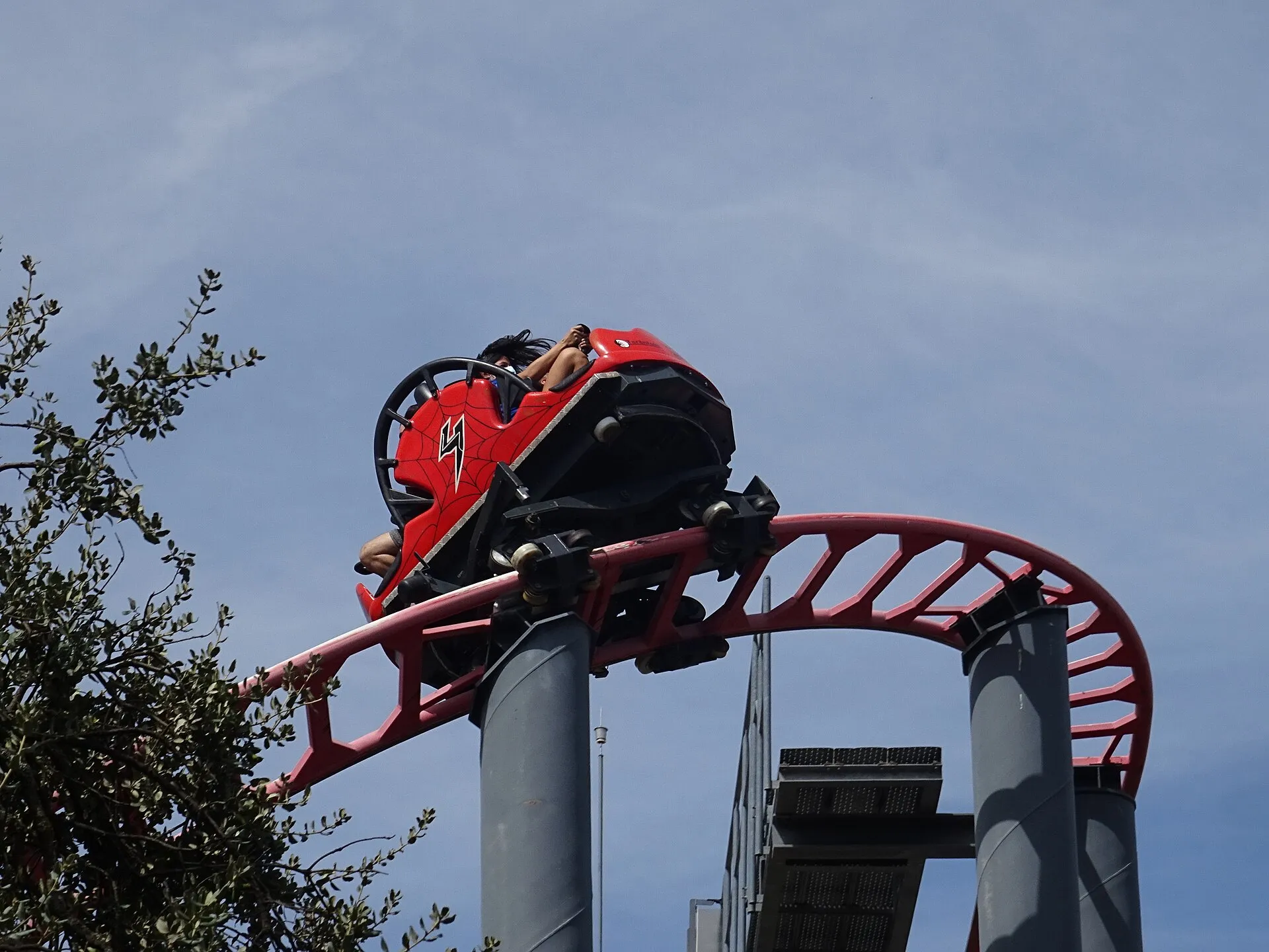 Tarántula spinning roller coaster at Parque de Atracciones de Madrid